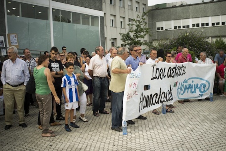 La movilización continúa a las puertas del Hospital Donostia. (Gari GARAIALDE/ARGAZKI PRESS) 