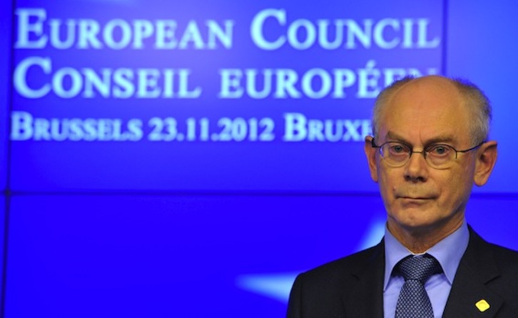 El presidente del Consejo Europeo, Herman Van Rompuy, ha comparecido una vez acabada la reunión. (Georges GOBET/AFP PHOTO)