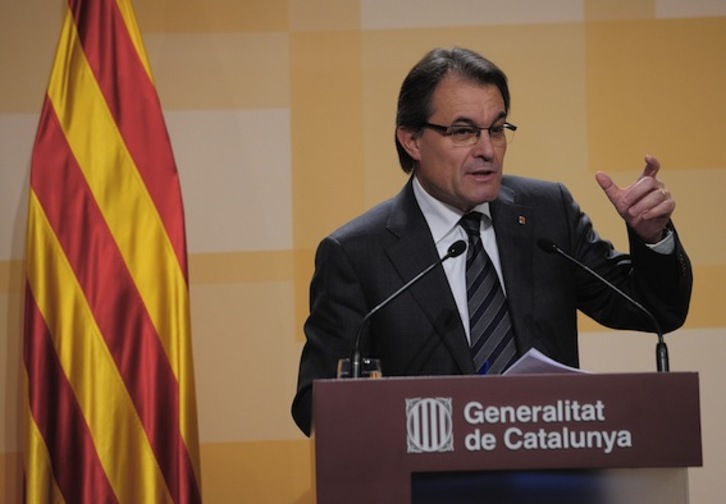 El president en funciones, Artur Mas, durante la rueda de prensa de hoy. (Josep LAGO/AFP PHOTO)