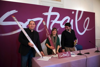 Pernando Barrena, Maribi Ugarteburu y Joseba Álvarez han presentado la segunda ponencia de Sortu. (Juan Carlos RUIZ/ARGAZKI PRESS)