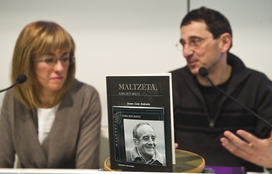 Juan Luis Zabalaren ‘Maltzeta, soinu bete bihotz’ liburuaren aurkezpena. (Luis JAUREGIALTZO/ARGAZKI PRESS)