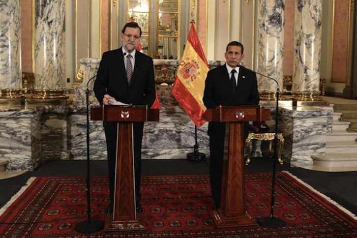 Imagen de la comparecencia conjunta del presidente del Gobierno español, Mariano Rajoy, y del presidente de Perú, Ollanta Humala. (AFP)