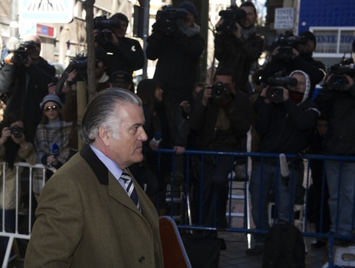 Luis Bárcenas, a su llegada a la sede de la Fiscalía Anticorrupción. (Dominique FAGET/AFP)
