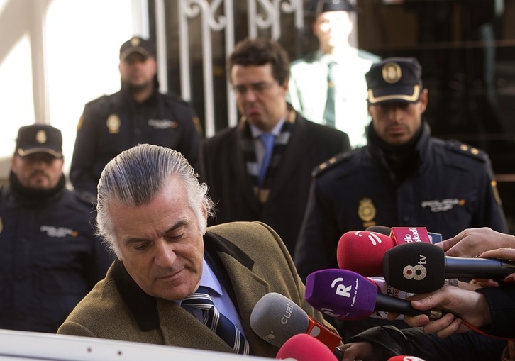 Luis Bárcenas ayer, tras declarar ante la Fiscalía Anticorrupción. (Pierre-Philippe MARCOU/AFP) 