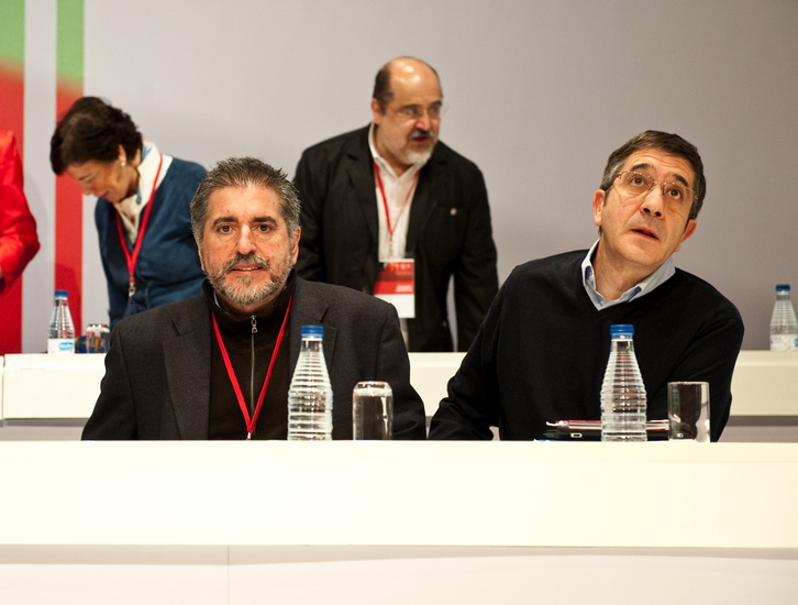 Egiguren y López durante el Congreso del PSE. (Jon HERNAEZ / ARGAZKI PRESS)