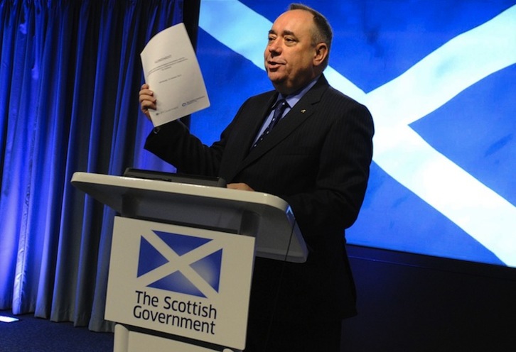 Alex Salmond, el pasado mes de octubre, con el acuerdo de la consulta. (Andy BUCHANAN/AFP) 