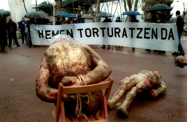Imagen de archivo de una protesta contra la tortura. (ARGAZKI PRESS)