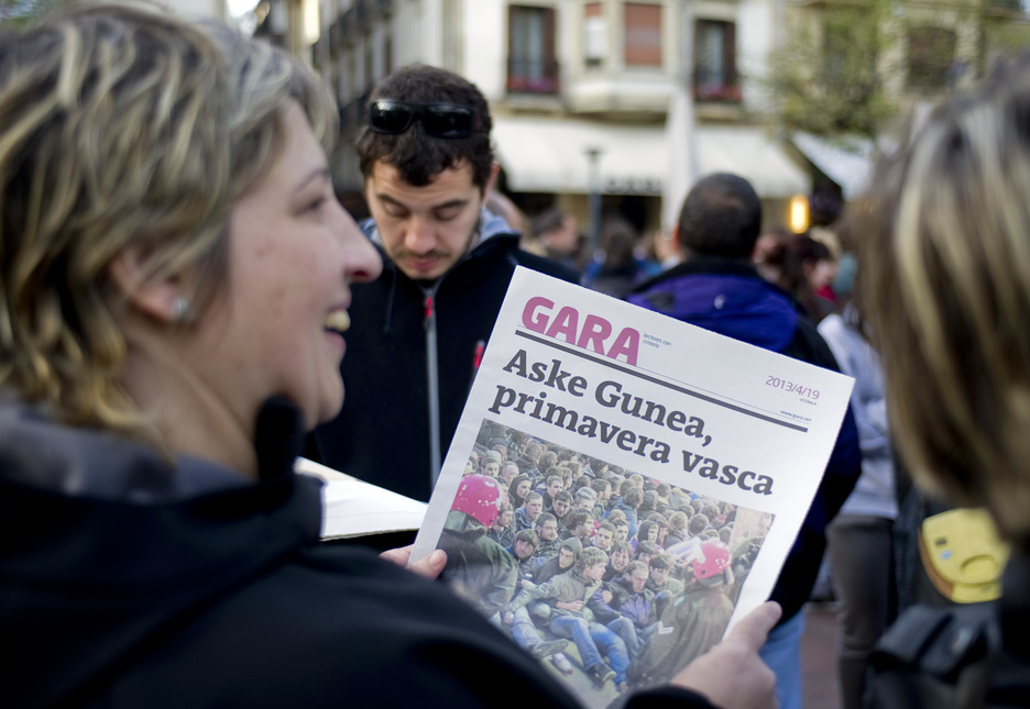 GARA publicó una edición especial para relatar lo sucedido el mismo viernes. (Juan Carlos RUIZ / ARGAZKI PRESS)