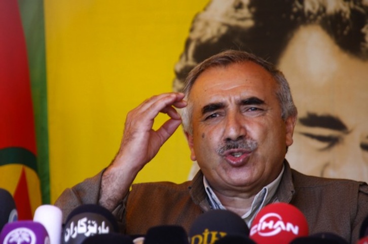 Murat Karayilan, durante una comparecencia anterior en los montes Qandil. (AFP PHOTO)
