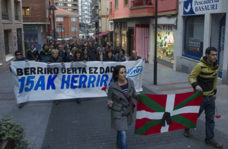 Manifestación tras la muerte del preso Xabier López Peña. (Monika DEL VALLE/ARGAZKI PRESS)