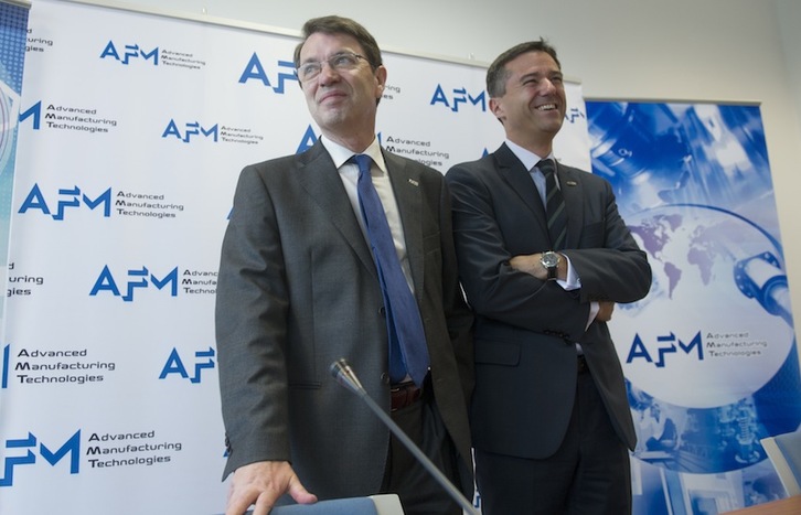Los representantes de la AFM durante la rueda de prensa. (Jon URBE/ARGAZKI PRESS)