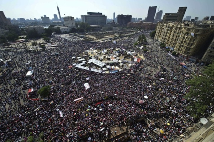 Kairoko Tahrir plaza, jendez lepo. (Khaled DESOUKI/AFP PHOTO)