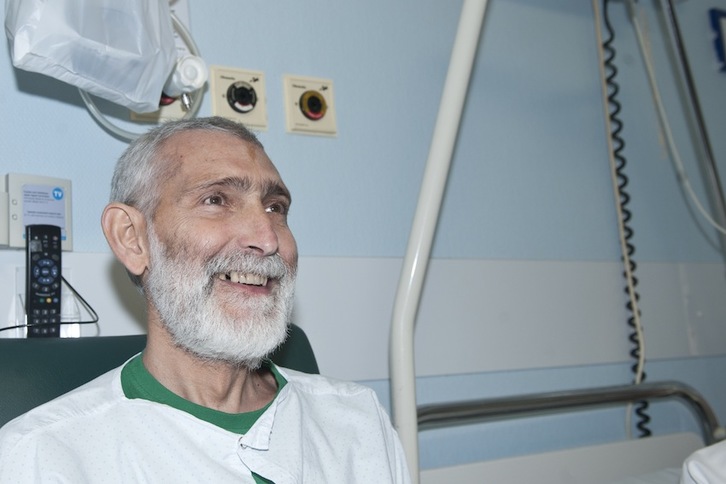 Iosu Uribetxebarria, durante su ingreso hospitalario en 2012. (Jon URBE/ARGAZKI PRESS)