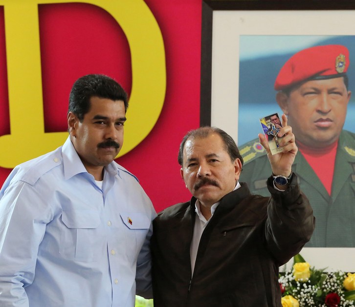 Maduro y Ortega han mostrado la disposición de sus gobiernos a acoger a Snowden. (AFP)