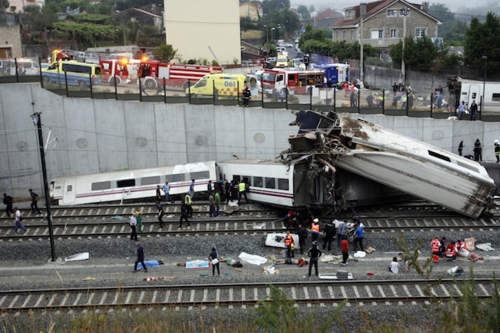 Los vagones han quedado destrozados. (Óscar CORRAL/AFP)