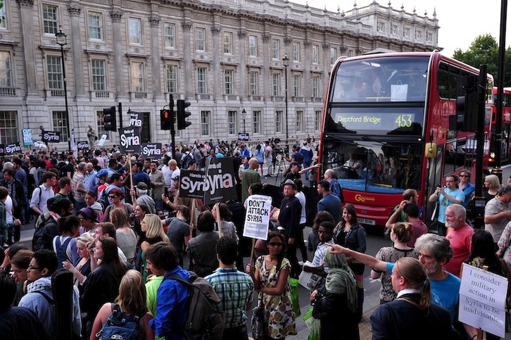 Protesta contra los planes militares en el centro de Londres. (Carl COURT / AFP)