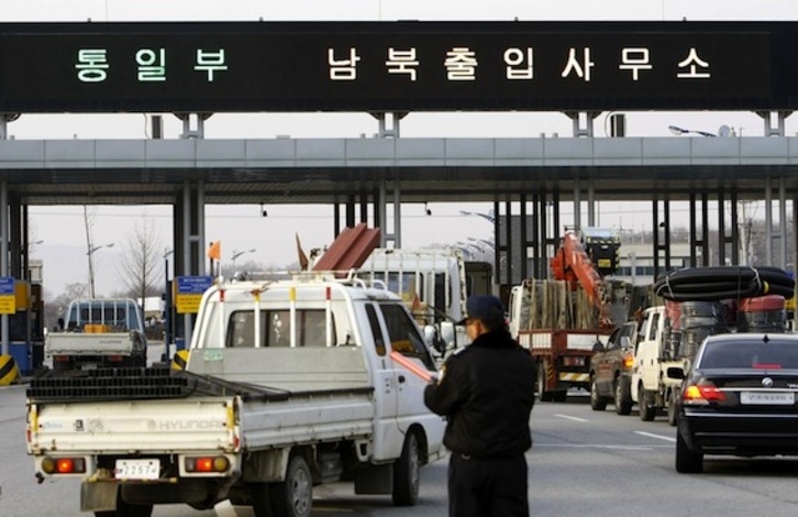 Imagen de archivo del acceso al complejo de Kaesong. (Kim JAE-MYOUNG/AFP PHOTO)