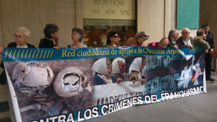Protesta en Madrid de organizaciones víctimas de la represión franquista. (NAIZ.INFO)