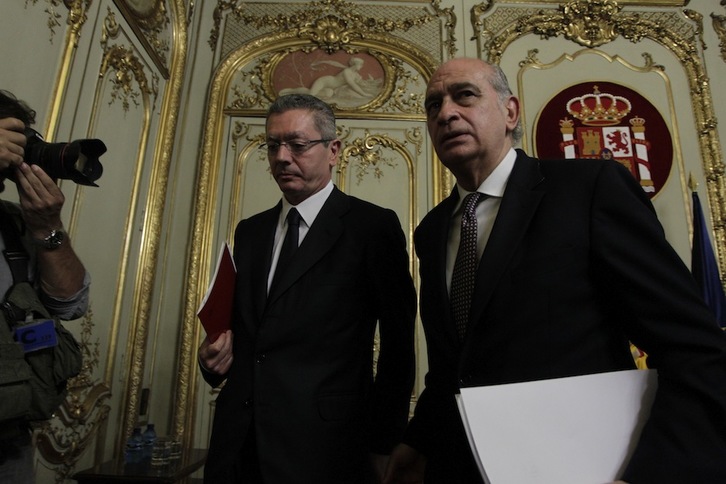 Gallardón y Fernández Díaz han comparecido ante la prensa para valorar la sentencia del TEDH. (NAIZ.INFO)