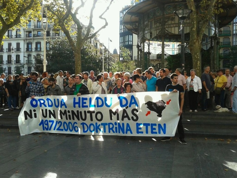 En Donostia se han concentrado en el Boulevard. (Aimar ETXEBERRIA)