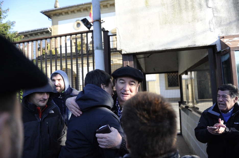 Jose Angel Biguri, tras abandonar la cárcel de Martutene. (ARGAZKI PRESS)