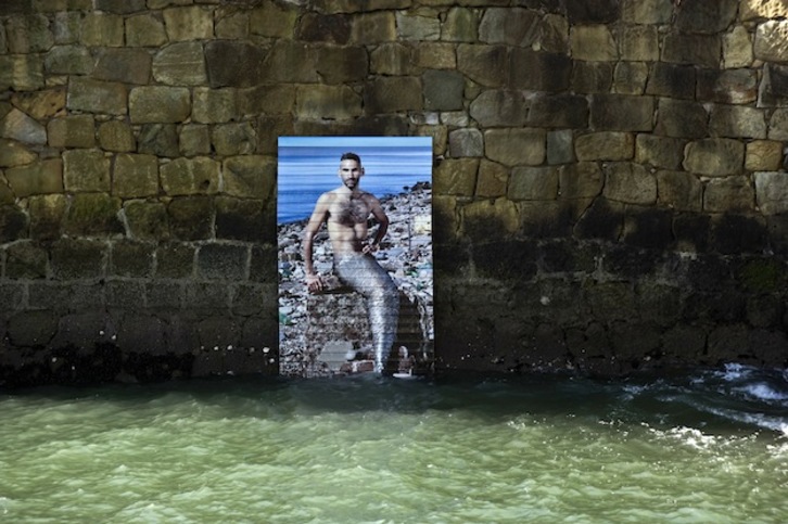 El Sireno, en su emplazamiento del Puerto Viejo de Algorta. (Luis JAUREGIALTZO / ARGAZKI PRESS)