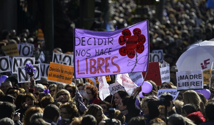 Protesta contra la ley del aborto en Madrid. (Dani POZO/AFP)