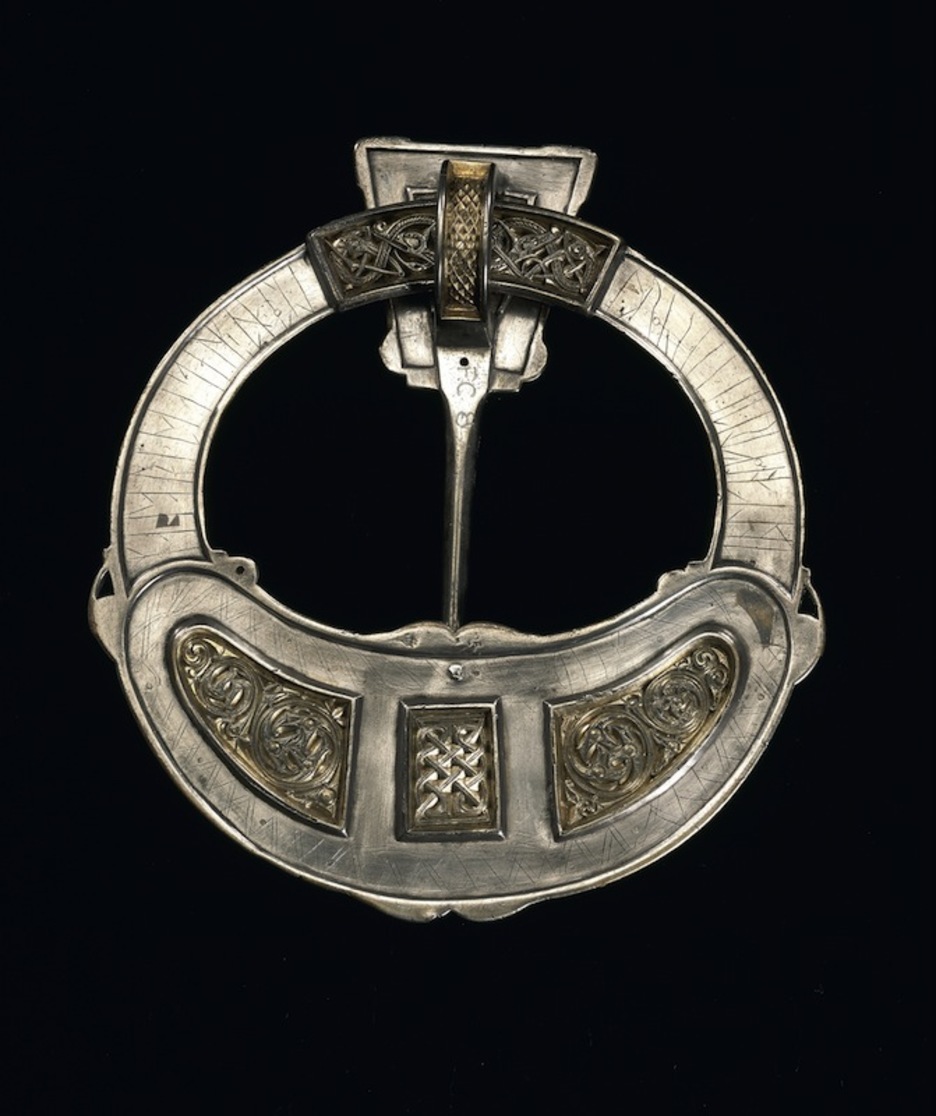 Broche del siglo VIII (Museo nacional de Escocia)