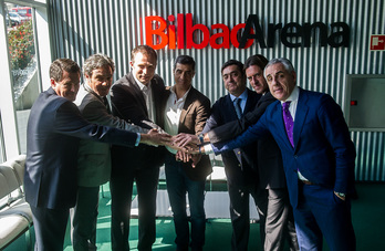 Antiguos y nuevos gestores de Bilbao Basket, juntos en la comparecencia. (Luis JAUREGIALTZO / ARGAZKI PRESS)