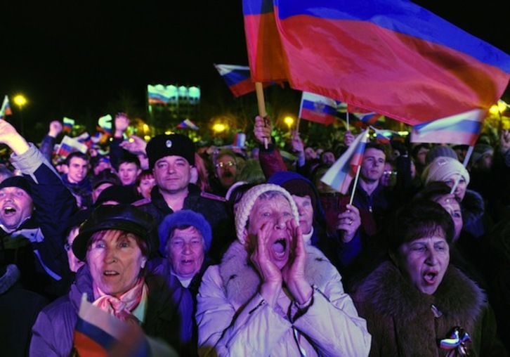 Celebración de los resultados del referéndum, en la ciudad crimea de Sebastopol. (Viktor DRACHEV/AFP PHOTO)