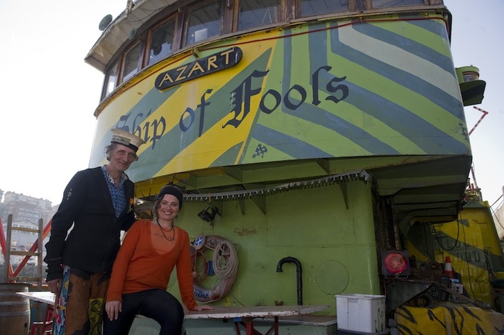 August Dirks eta Bea Insa Azart, ‘Ship of fools’ ontzian. (Juan Carlos RUIZ / ARGAZKI PRESS)