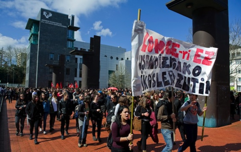 Manifestazioa Donostian, Ibaetako campusean. (Juan Carlos RUIZ/ARGAZKI PRESS)