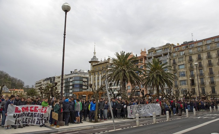 Donostian, Udaletxe parean, ikasle andana eguneko mobilizazio nagusian. (Juan Carlos RUIZ/ARGAZKI PRESS)
