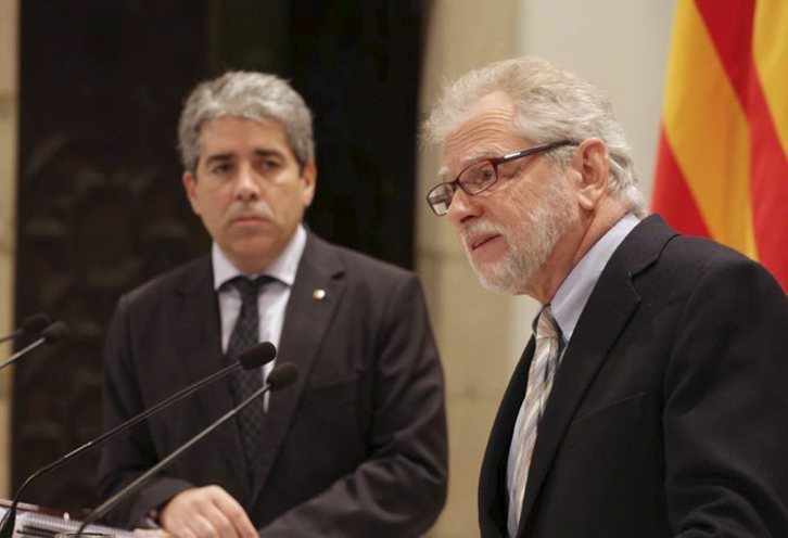A la izquierda el portavoz del Govern, Francesc Homs, y a la derecha el presidente del CATN, Carles Viver i Pi-Sunyer, en una imagen de archivo. (GENERALITAT)