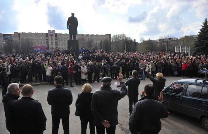 Manifestantes prorrusos en Slaviansk. (Genya SAVILOV/AFP PHOTO)