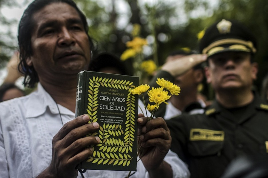 Gaboren lanak eskuan Aracatacako omenaldian. (Joaquin SARMIENTO / AFP)