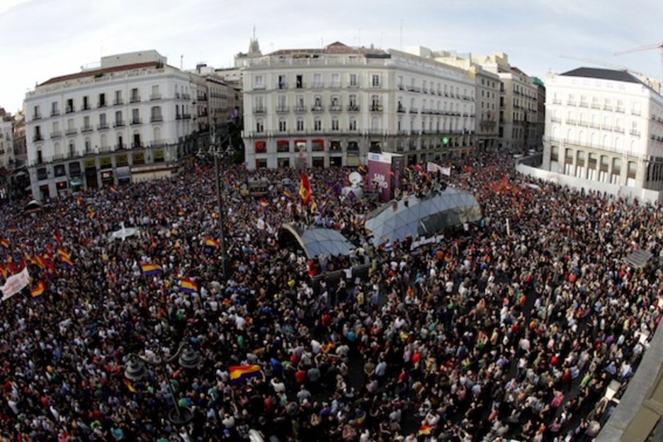 Miles de personas se han concentrado también en la madrileña Puerta del Sol. (J. DANAE/ARGAZKI PRESS)
