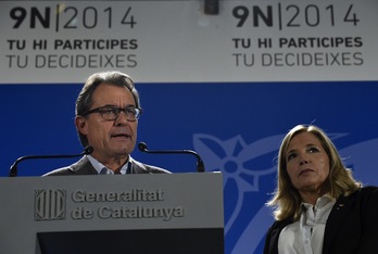 Artur Mas ha comparecido con la vicepresidenta del Govern, Joana Ortega. (Lluis GENE/AFP)