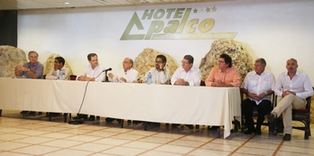 Los equipos negociadores de las FARC y el Gobierno colombiano han comparecido en La Habana. (FARC-EP)