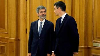 Carlos Lesmes (presidente del CGPJ) y Pedro Sánchez, presidente español. (Moncloa)